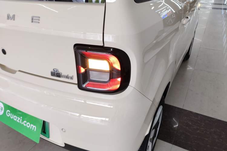 Used Geely Galaxy Panda 2025 210 km – Yuanqi Bear Right Rear Taillight
