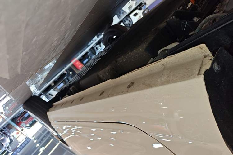 Used Geely Galaxy Panda 2025 210 km – Yuanqi Bear Right Side Sill