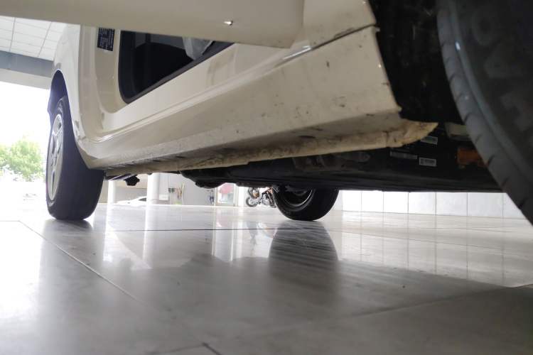 Used Geely Galaxy Panda 2025 210 km – Yuanqi Bear Right Side Sill