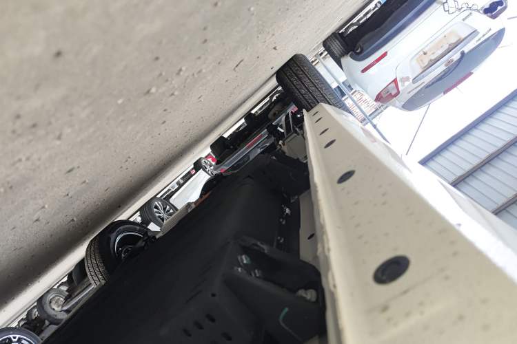 Used Geely Galaxy Panda 2025 210 km – Yuanqi Bear Right Side Sill