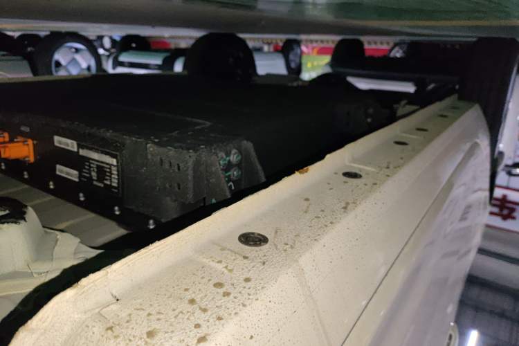 Used Geely Galaxy Panda 2025 210 km – Yuanqi Bear Right Side Sill