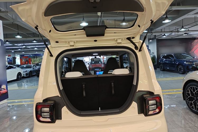Used Geely Galaxy Panda 2025 210 km – Yuanqi Bear Trunk