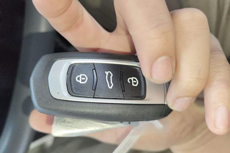 Used Geely Galaxy Panda 2025 210 km – Yuanqi Bear Vehicle Key