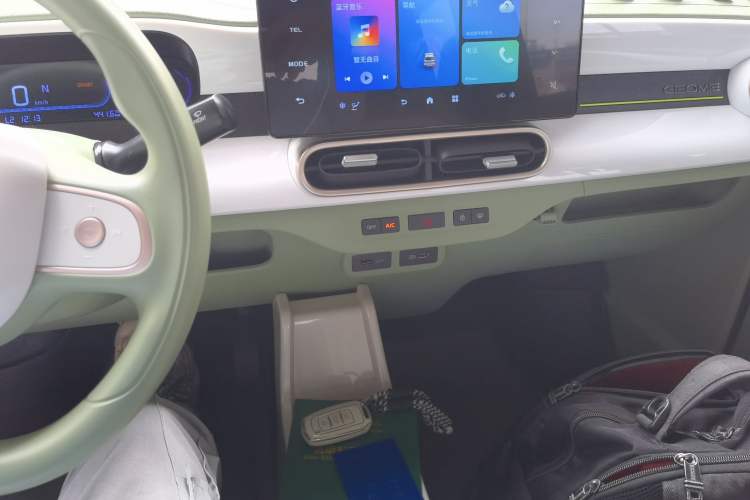 Used Geely Galaxy Panda 2025 210km Panda Rider Audio And AC Panel