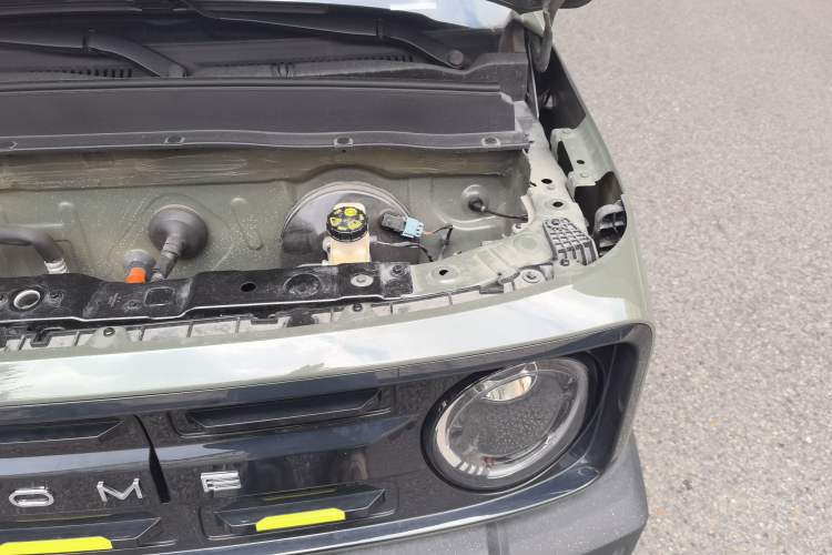 Used Geely Galaxy Panda 2025 210km Panda Rider Engine Bay Left