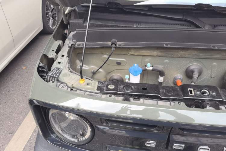 Used Geely Galaxy Panda 2025 210km Panda Rider Engine Bay Right