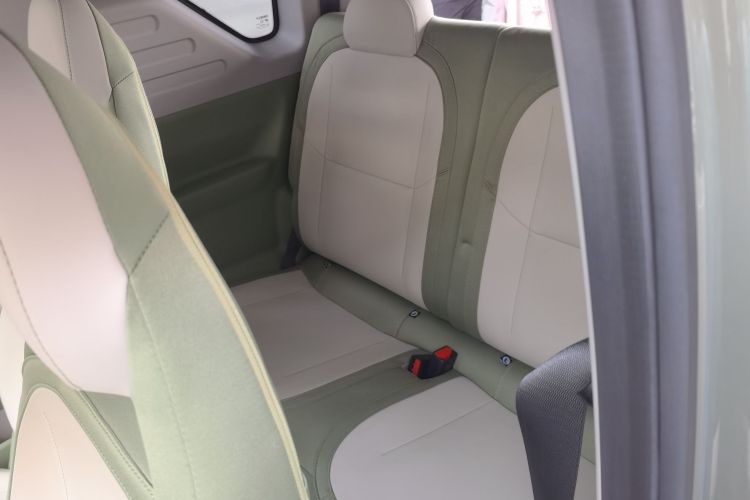 Used Geely Galaxy Panda 2025 210km Panda Rider Left Rear Seat