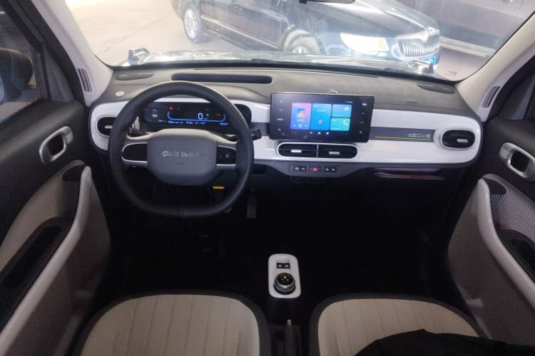 Used Geely Galaxy Panda 2025 210km Panda Kart Center Console