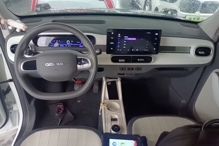 Used Geely Galaxy Panda 2025 210km Panda Rider Center Console