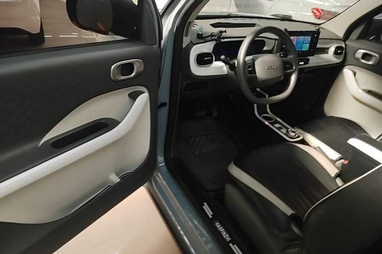 Used Geely Galaxy Panda 2025 210km Panda Kart Driver Seat