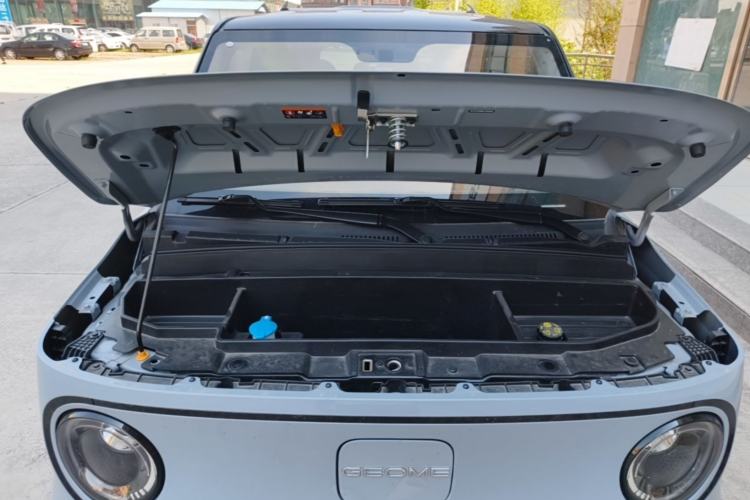 Used Geely Galaxy Panda 2025 210km Panda Kart Engine Bay