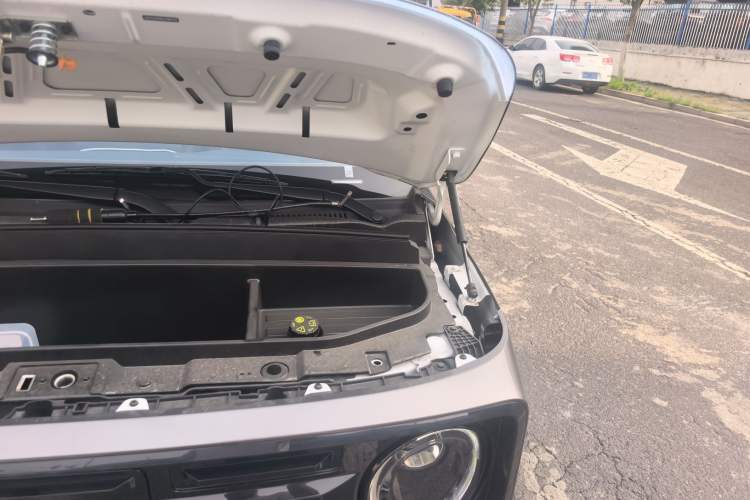Used Geely Galaxy Panda 2025 210km Panda Rider Engine Bay Left