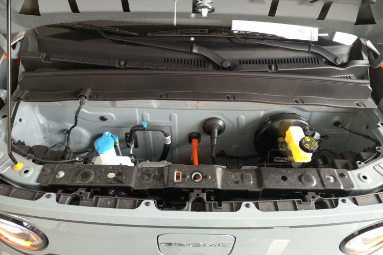 Used Geely Galaxy Panda 2025 210km Panda Kart Engine Bay