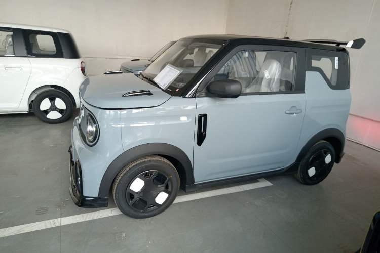 Used Geely Galaxy Panda 2025 210km Panda Kart Exterior 3