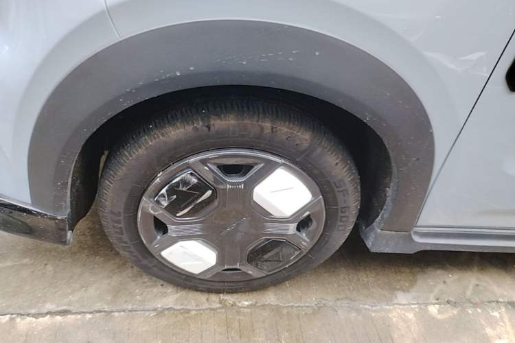 Used Geely Galaxy Panda 2025 210km Panda Kart Exterior 4