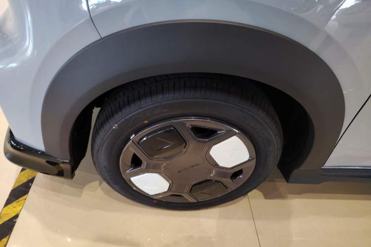 Used Geely Galaxy Panda 2025 210km Panda Kart Exterior 5