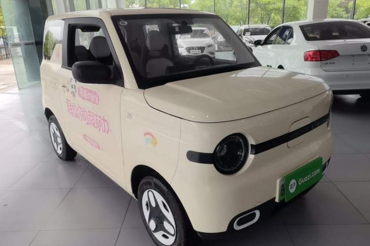 Used Geely Galaxy Panda 2025 210 km – Yuanqi Bear Front Right 45 Deg