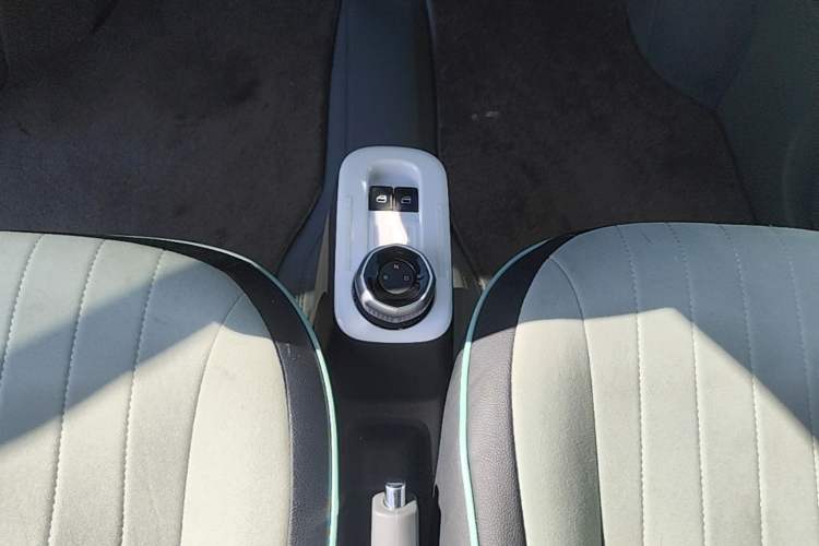Used Geely Galaxy Panda 2025 210km Panda Rider Gear Lever