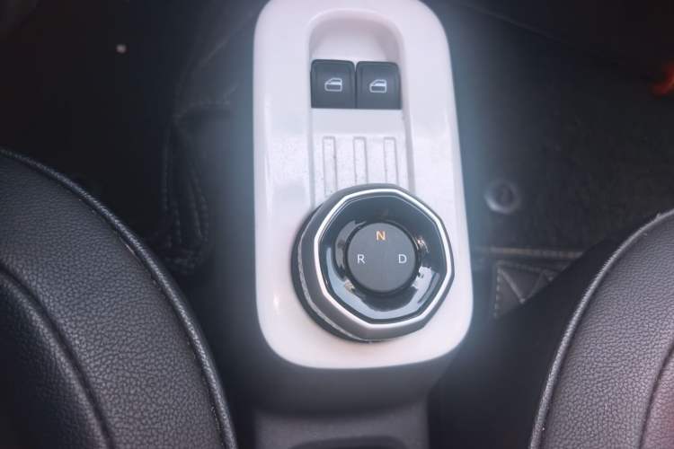 Used Geely Galaxy Panda 2025 210km Panda Rider Gear Lever