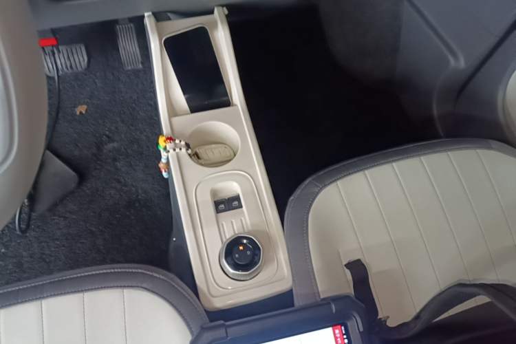 Used Geely Galaxy Panda 2025 210km Panda Rider Gear Lever