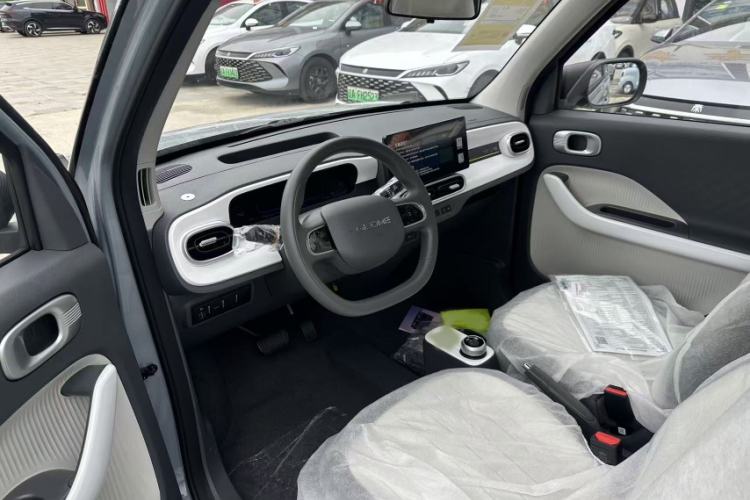 Used Geely Galaxy Panda 2025 210km Panda Kart Interior 1