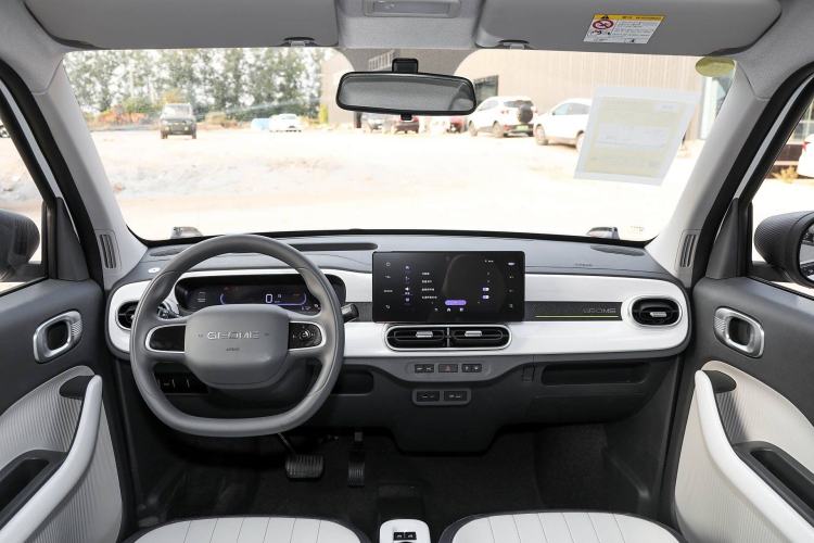Used Geely Galaxy Panda 2025 210km Panda Kart Interior 1