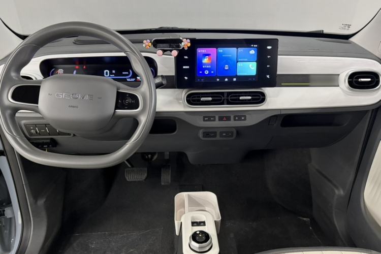 Used Geely Galaxy Panda 2025 210km Panda Kart Interior 1