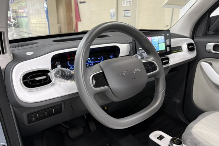 Used Geely Galaxy Panda 2025 210km Panda Kart Interior 2