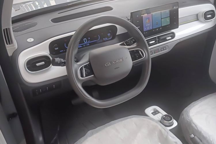Used Geely Galaxy Panda 2025 210km Panda Kart Interior 3