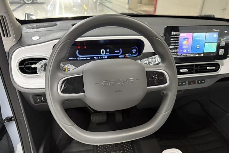 Used Geely Galaxy Panda 2025 210km Panda Kart Interior 3
