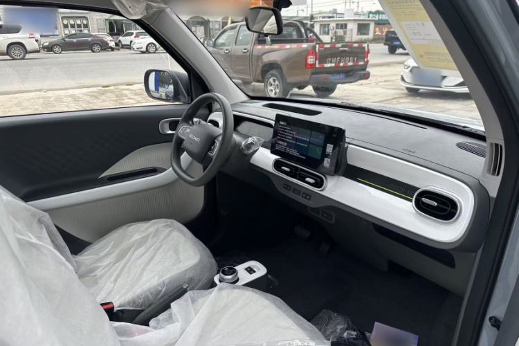 Used Geely Galaxy Panda 2025 210km Panda Kart Interior 3