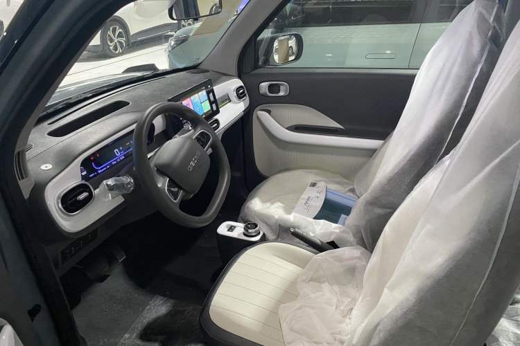 Used Geely Galaxy Panda 2025 210km Panda Kart Interior 3