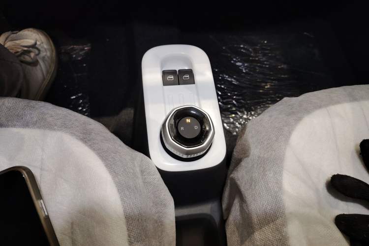 Used Geely Galaxy Panda 2025 210km Panda Kart Interior 3