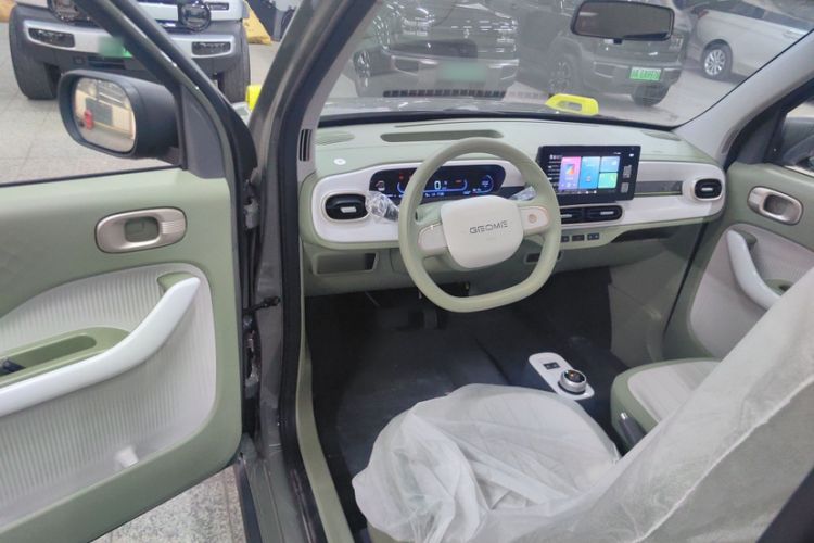Used Geely Galaxy Panda 2025 210km Panda Kart Interior 5