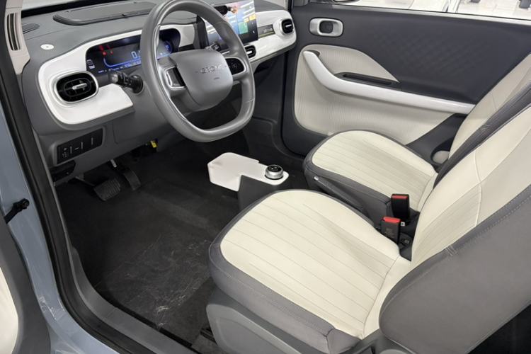 Used Geely Galaxy Panda 2025 210km Panda Kart Interior 5
