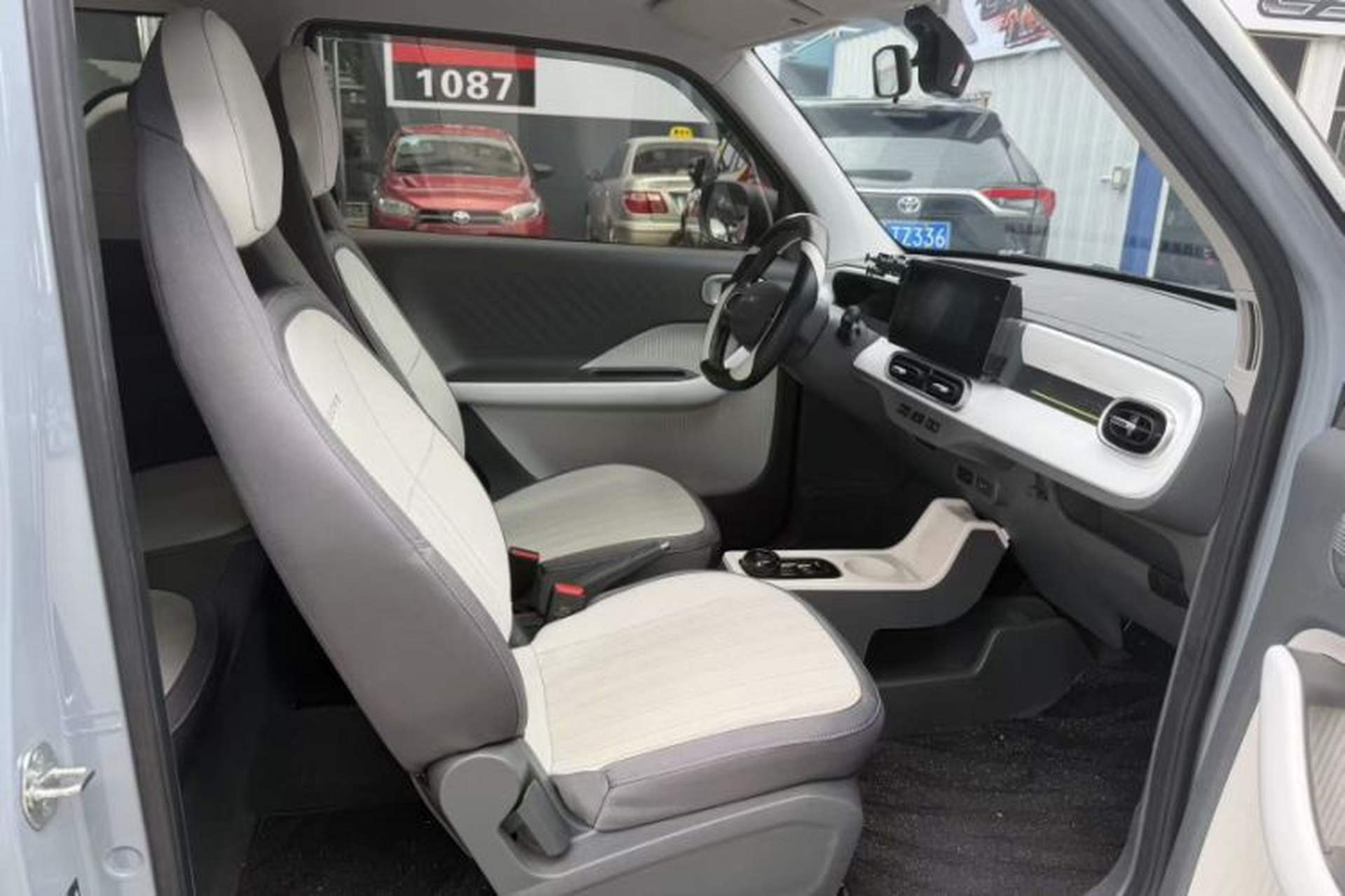 Used Geely Galaxy Panda 2025 210km Panda Kart Interior 6