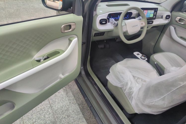Used Geely Galaxy Panda 2025 210km Panda Kart Interior 6