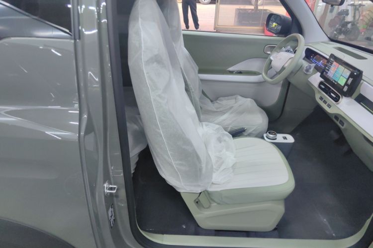 Used Geely Galaxy Panda 2025 210km Panda Kart Interior 9