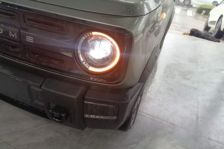Used Geely Galaxy Panda 2025 210km Panda Rider Left Front Headlight