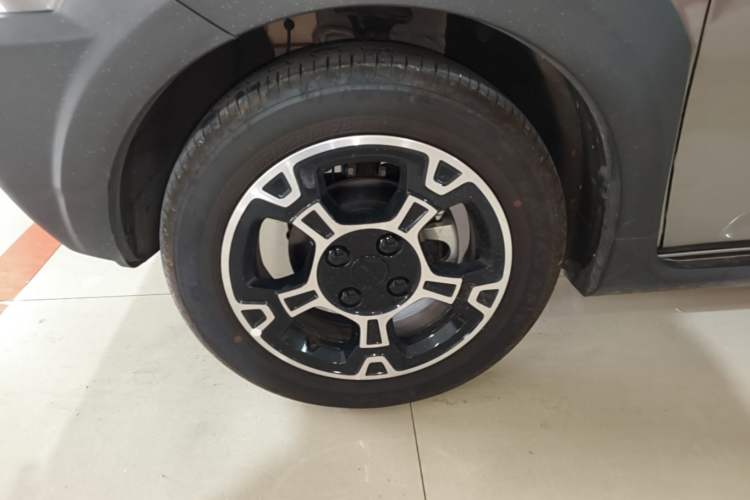 Used Geely Galaxy Panda 2025 210km Panda Rider Left Front Wheel Hub