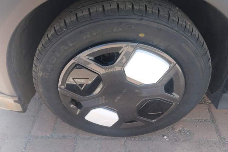 Used Geely Galaxy Panda 2025 210km Panda Kart Left Front Wheel Hub