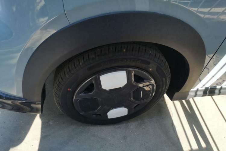 Used Geely Galaxy Panda 2025 210km Panda Kart Left Front Wheel Hub