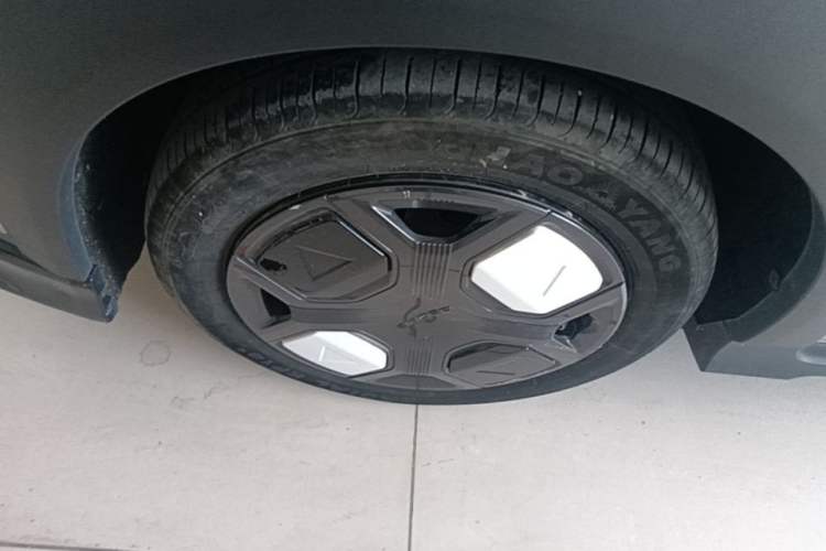 Used Geely Galaxy Panda 2025 210km Panda Kart Left Front Wheel Hub