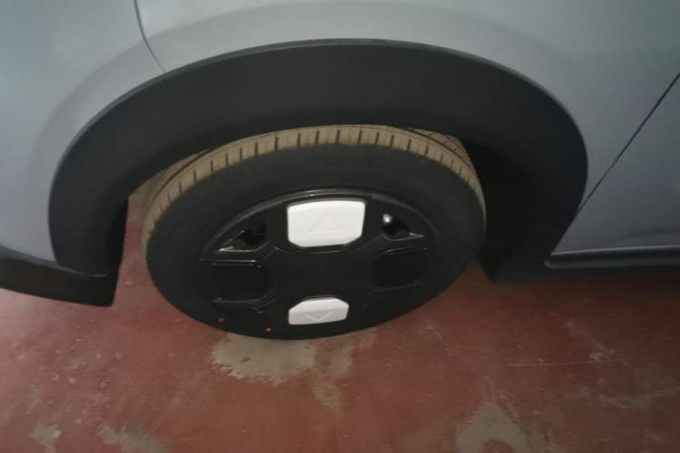 Used Geely Galaxy Panda 2025 210km Panda Kart Left Front Wheel Hub