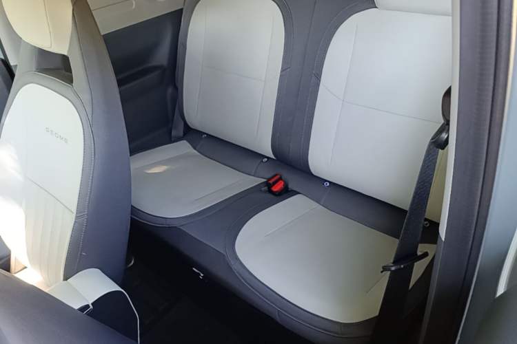 Used Geely Galaxy Panda 2025 210km Panda Kart Left Rear Seat