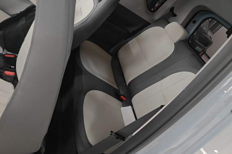 Used Geely Galaxy Panda 2025 210km Panda Kart Left Rear Seat