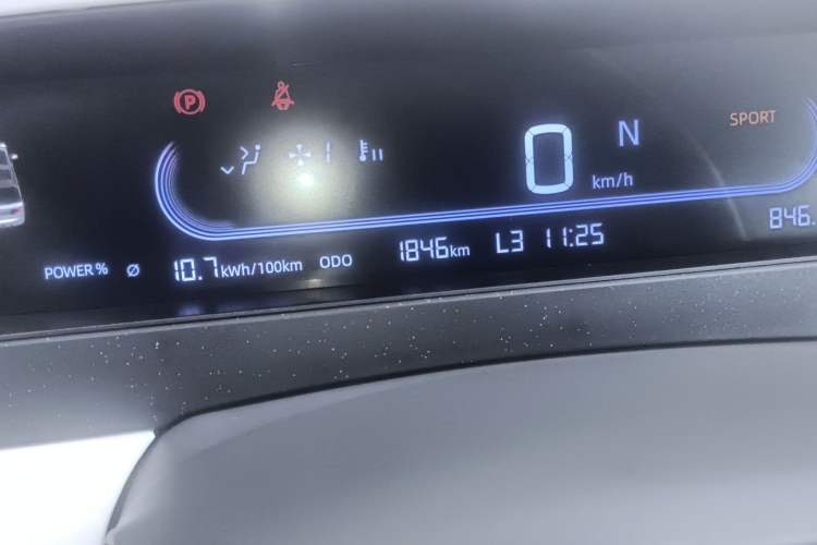 Used Geely Galaxy Panda 2025 210km Panda Kart Odometer Close Up