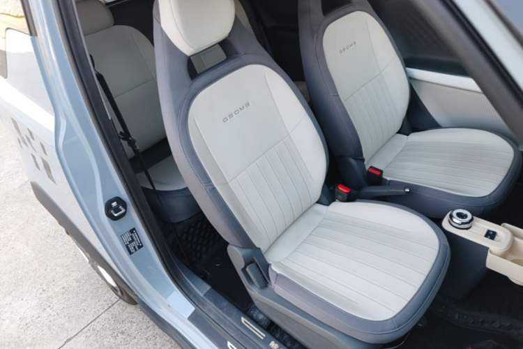 Used Geely Galaxy Panda 2025 210km Panda Kart Right Front Seat
