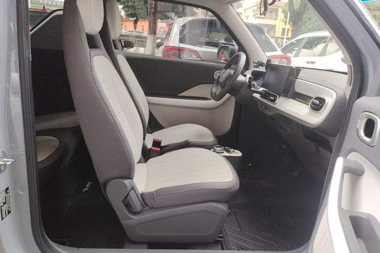 Used Geely Galaxy Panda 2025 210km Panda Kart Right Front Seat