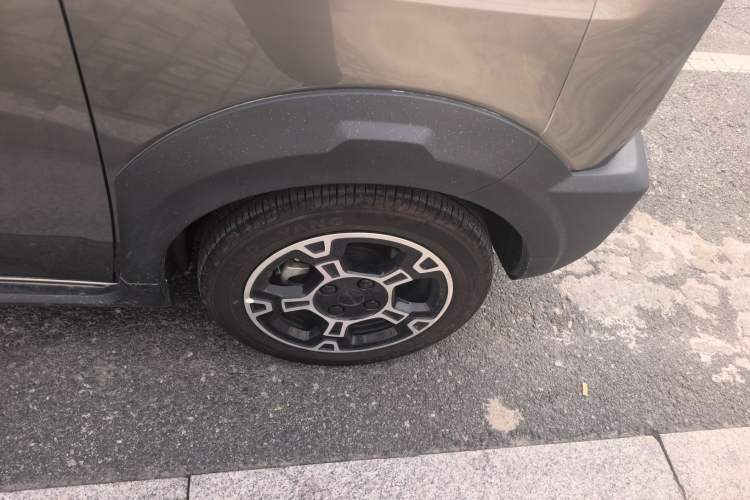 Used Geely Galaxy Panda 2025 210km Panda Rider Right Front Wheel Hub